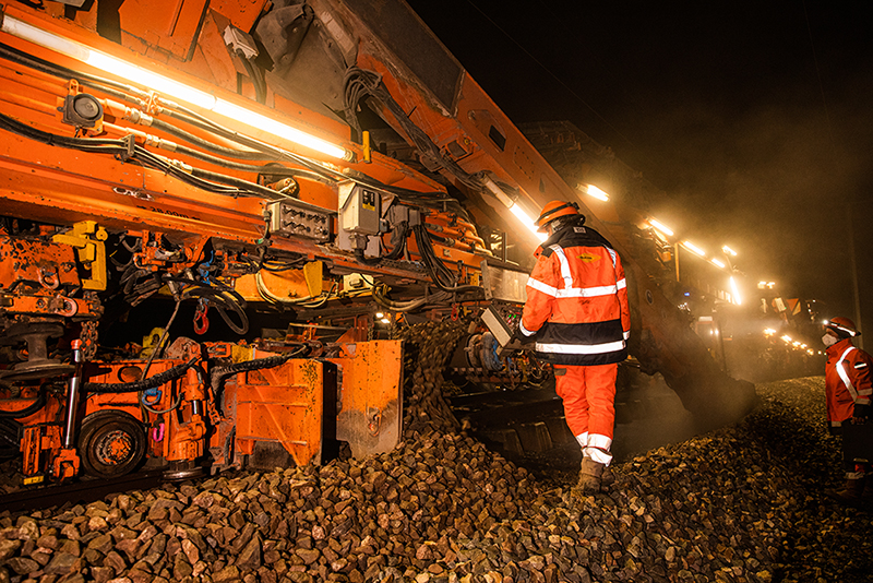 Renouvellement de ballast (cailloux) recyclé - Ligne à Grande Vitesse Nord - mars 2022 
