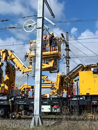 Engin de chantier sur rail