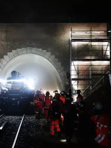 Le tunnel de Saint pierre de nuit