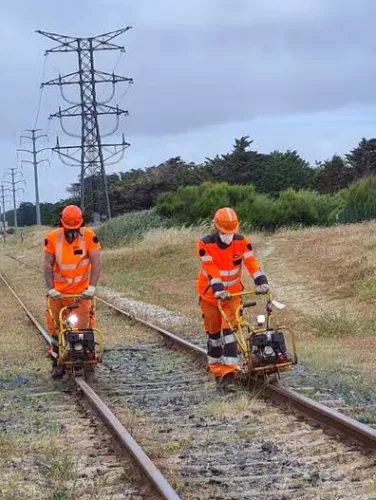 agents ligne Auray - Quiberon agents sur les voies