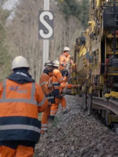 train-usine en action