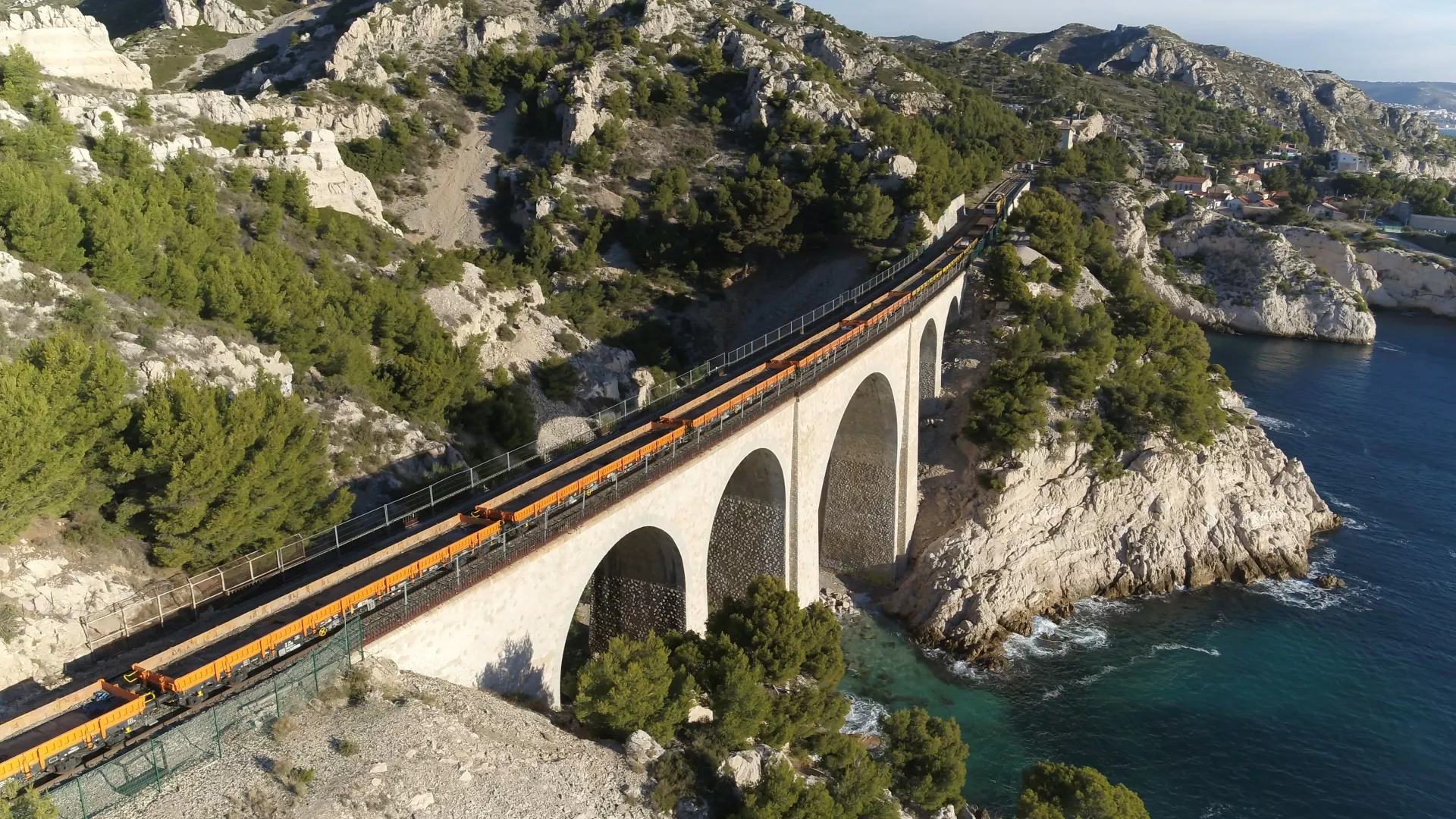 Train à usine sur la Côte Bleue