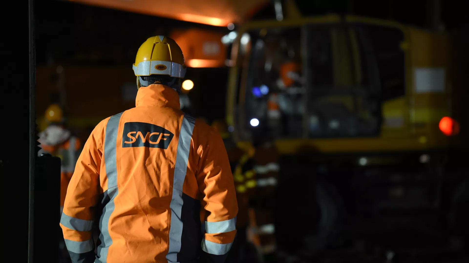 Agent SNCF chantier de nuit - photographie