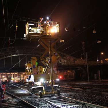 Travaux de remaniement des installations caténaires en gare de Mulhouse Travaux de remaniement des installations caténaires en gare de Mulhouse